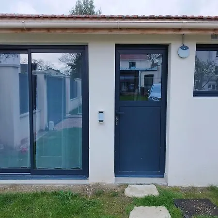 Apartment Rez-de-jardin Issy-les-Moulineaux